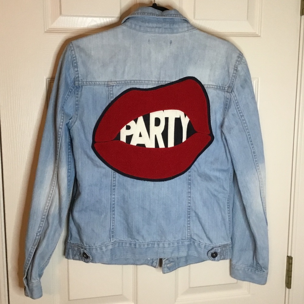Barber Party Lips Biznass Rare Light Wash Denim Jacket - Size S